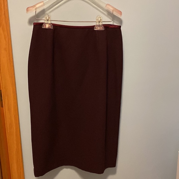 Kasper two piece suit. Jacket and skirt included. Deep wine color. Size 6. - Picture 3 of 5
